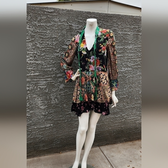 ALICE + OLIVIAMoore V-Neck Scarf Floral-Print Silk Dress - Picture 7 of 9